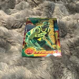 1993-94 Topps Finest Refractor Shawn Kemp Error Card #136 Seattle Supersonics